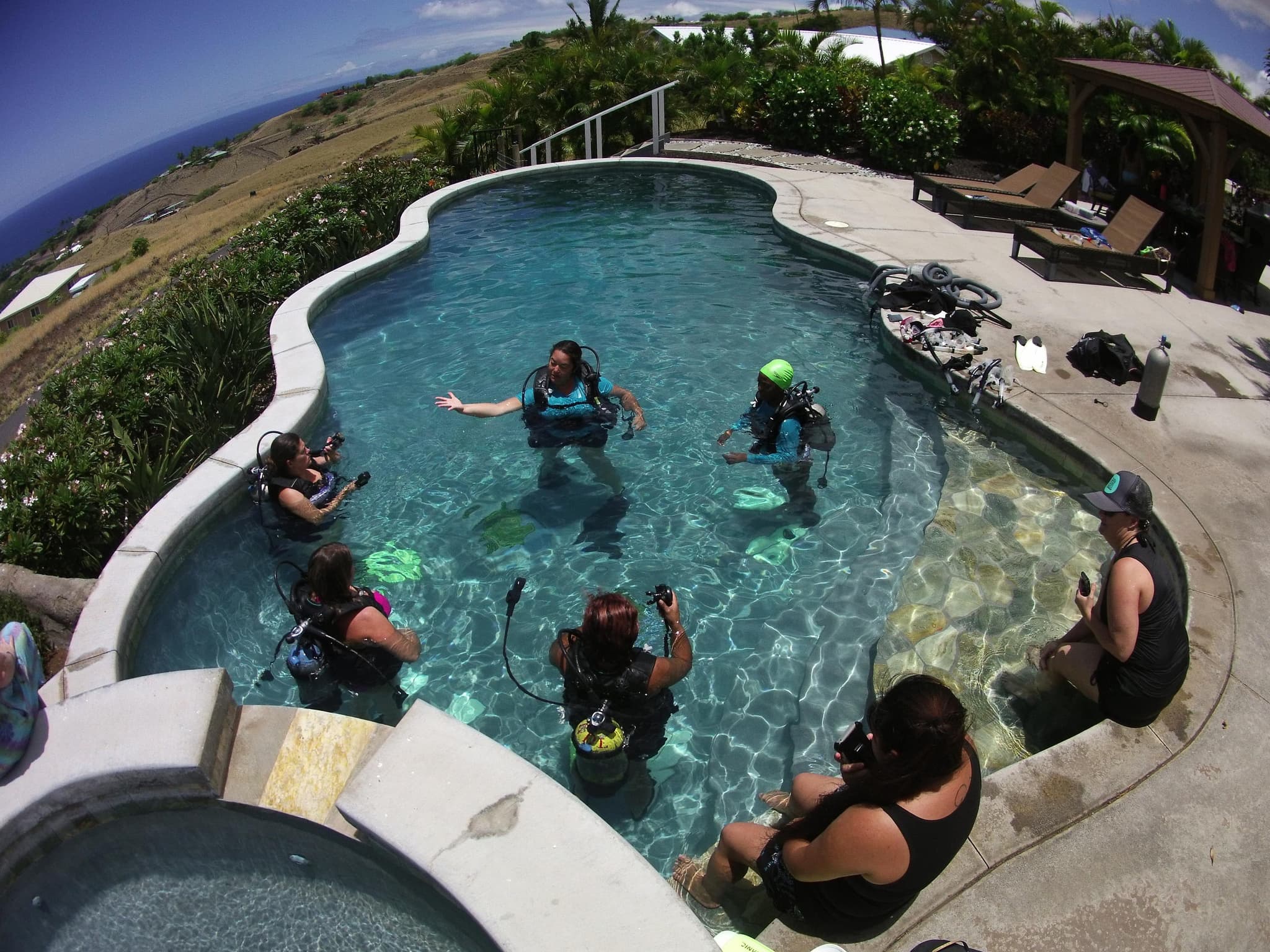 Scuba Pool Lesson | Hawaii.com