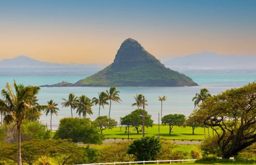 Discover Mokoliʻi Island (Chinaman's Hat) on Oʻahu