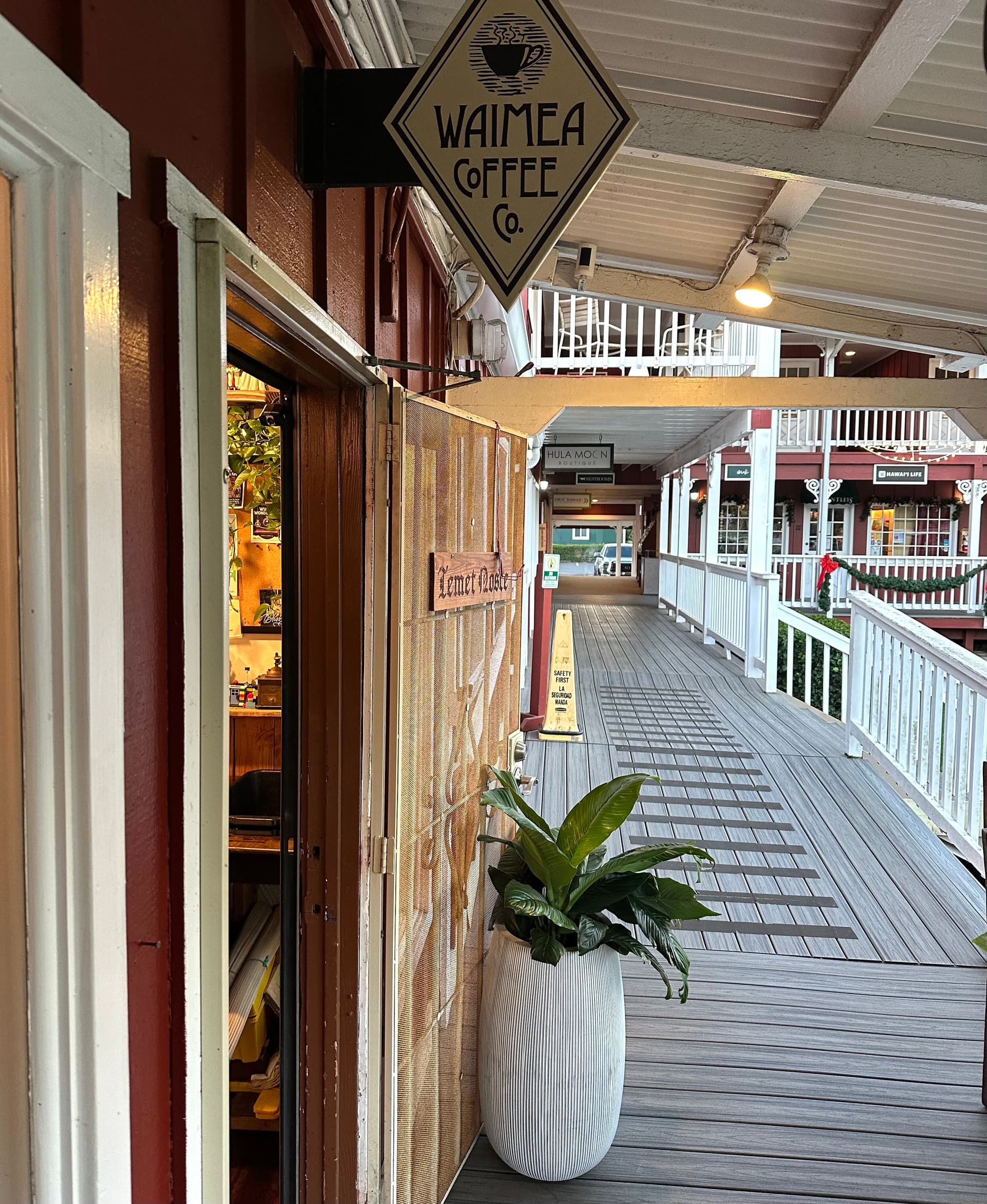 Breakfast and coffee at Waimea Coffee Company