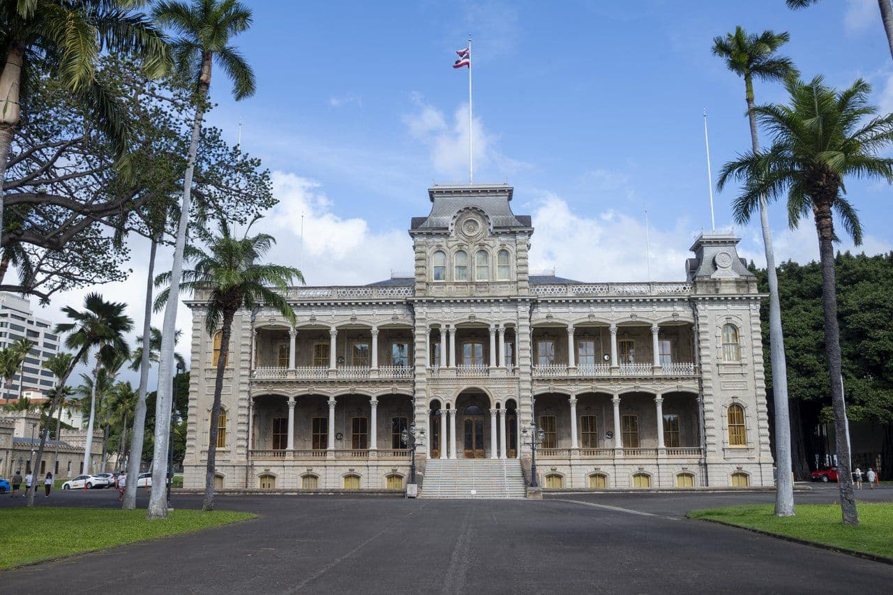 The front of Iolani Palace in downtown honolulu, Oahu, Hawaii.