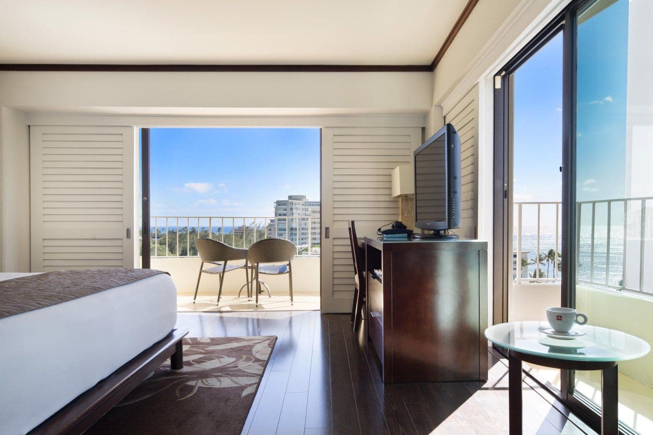 hotel room overlooking the ocean