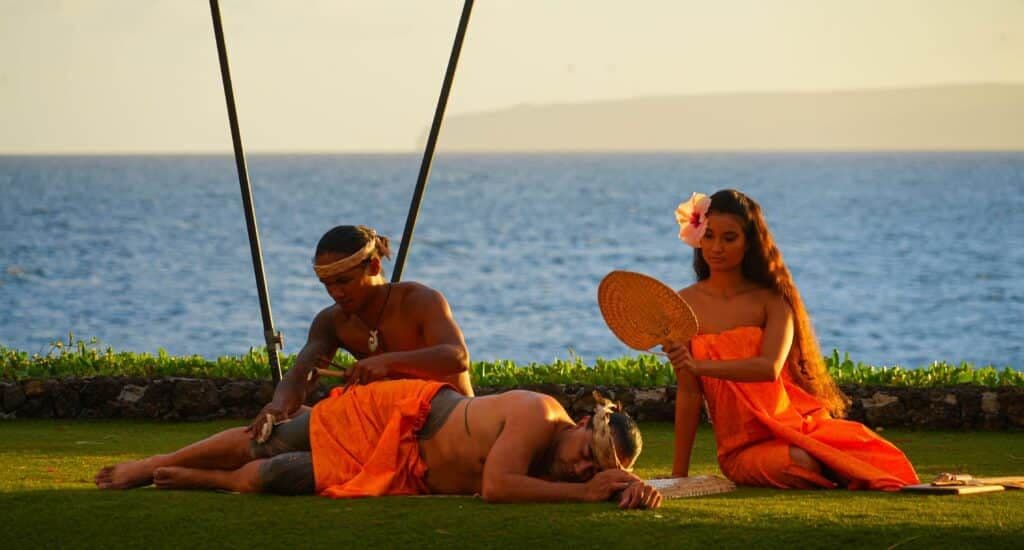 Presentation of a Polynesian tattoo session2226442841 hateii hawiia hawaii. hawaiii hawiaii hwaii hawaai hawall hawii hawwai hawwaii hawwii hiwaii haiwaii hawia hawwi