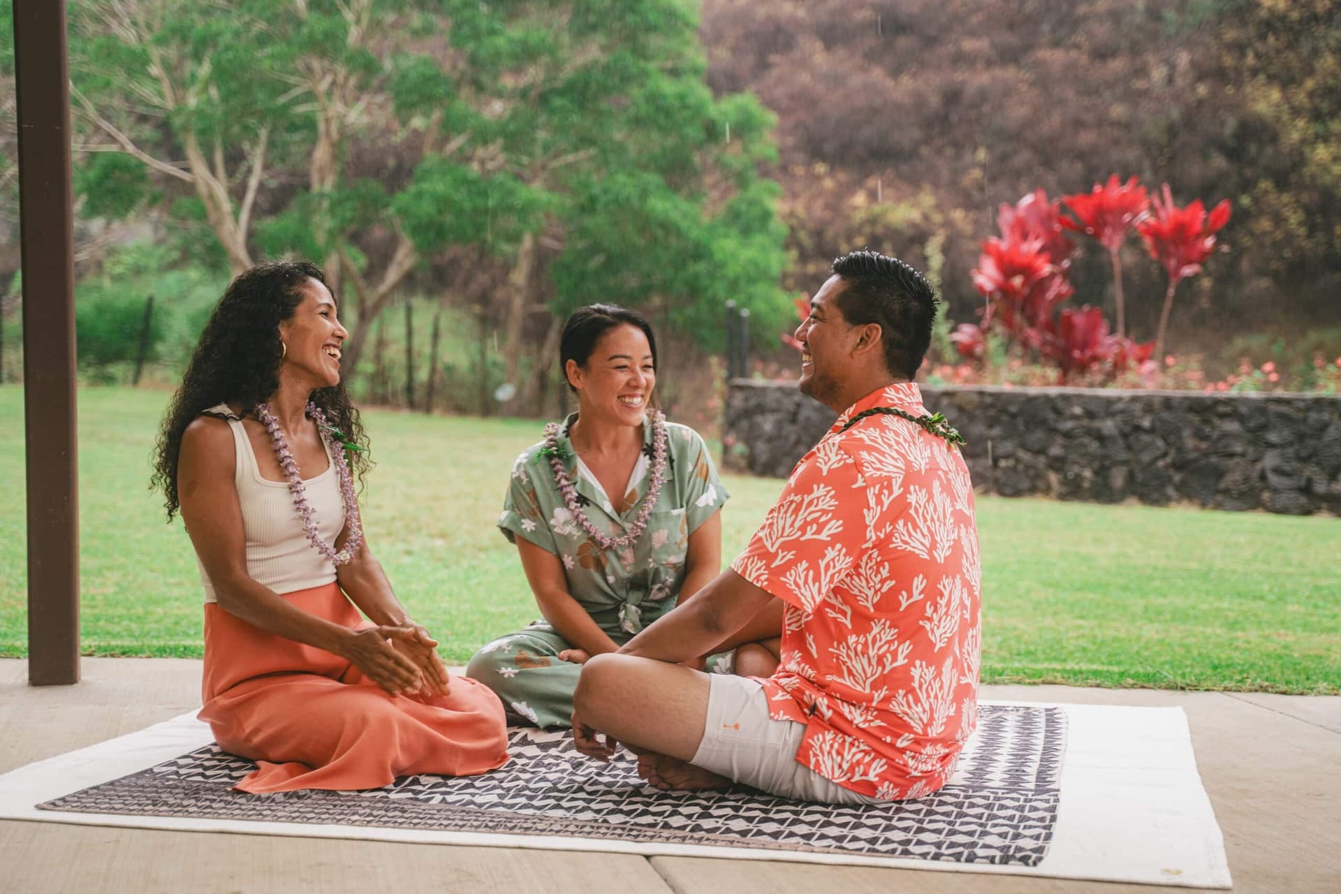 Two locals talking story with Jordan Saribay at Kula Botanical Garden, Maui. Learn Hawaiʻi pidgin.