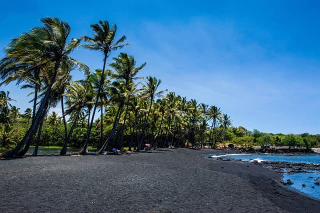 Black Sand Beaches in Hawaiʻi