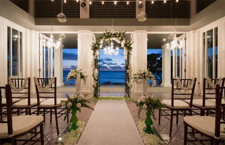 Turtle Bay Resort wedding with decorations by Jill Easley Designs.