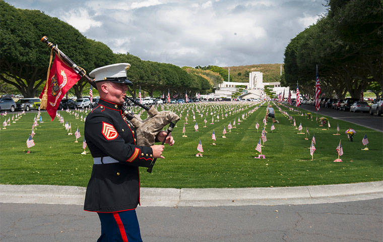 Punchbowl Crater Memorial Day celebration